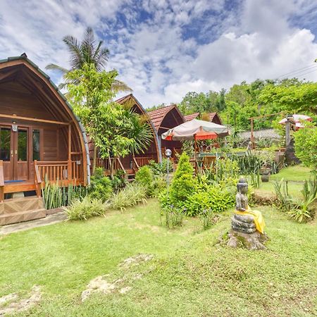 Dnr Lumbung Garden Hotell Toyapakeh Exteriör bild